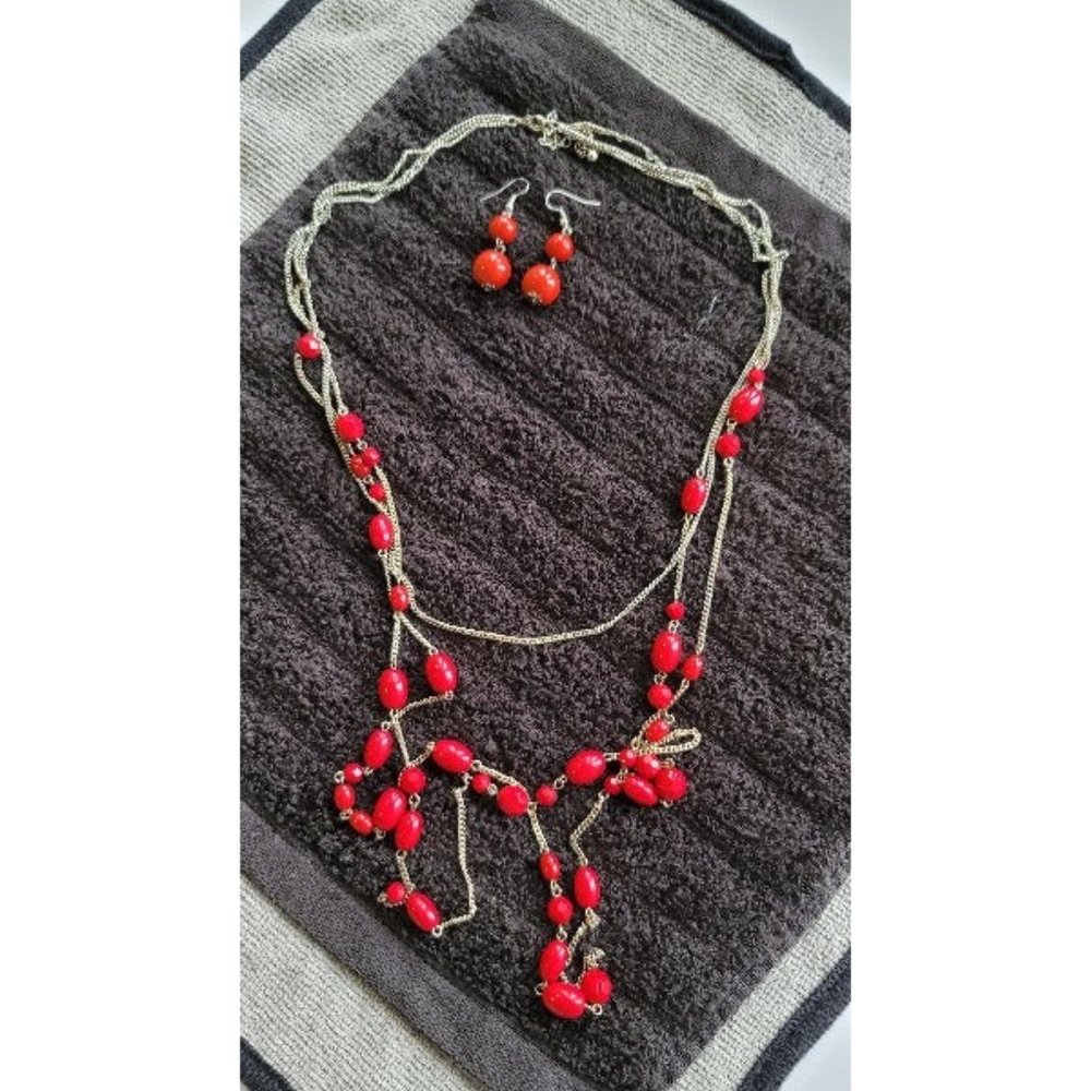Kohls Large red necklace with Earrings